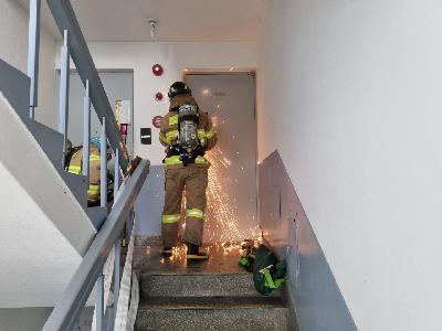 대구소방, 재건축 아파트에서 실제 상황 가정한 무각본 화재진압훈련  